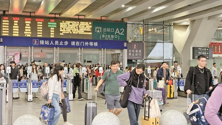 清明假期深圳北站客流再度刷新纪录