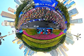 深晚述评丨奔跑的人,奔跑的城