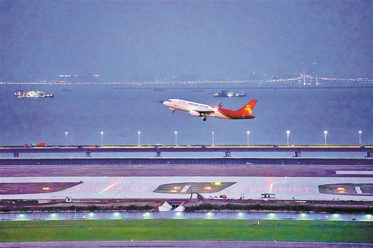 深圳机场旅客吞吐量创造历史
提前近一个月超越去年总量,全年有望突破6500万人次