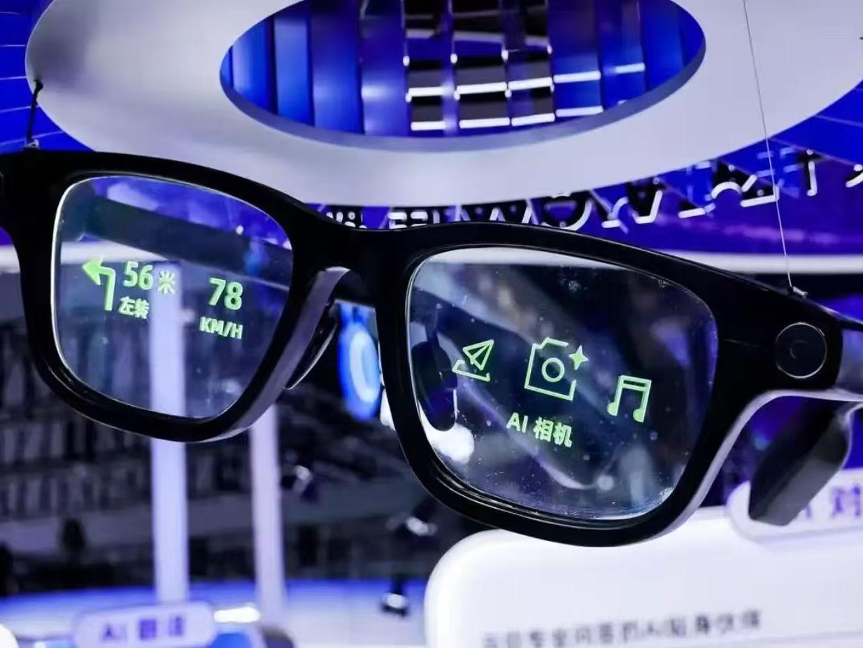 巨头加速抢滩AI眼镜，何时迎来需求爆发？