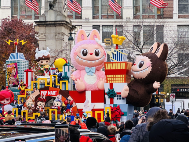 泡泡玛特花车驶入海外百年庆典，中国潮玩何以赢得世界舞台？