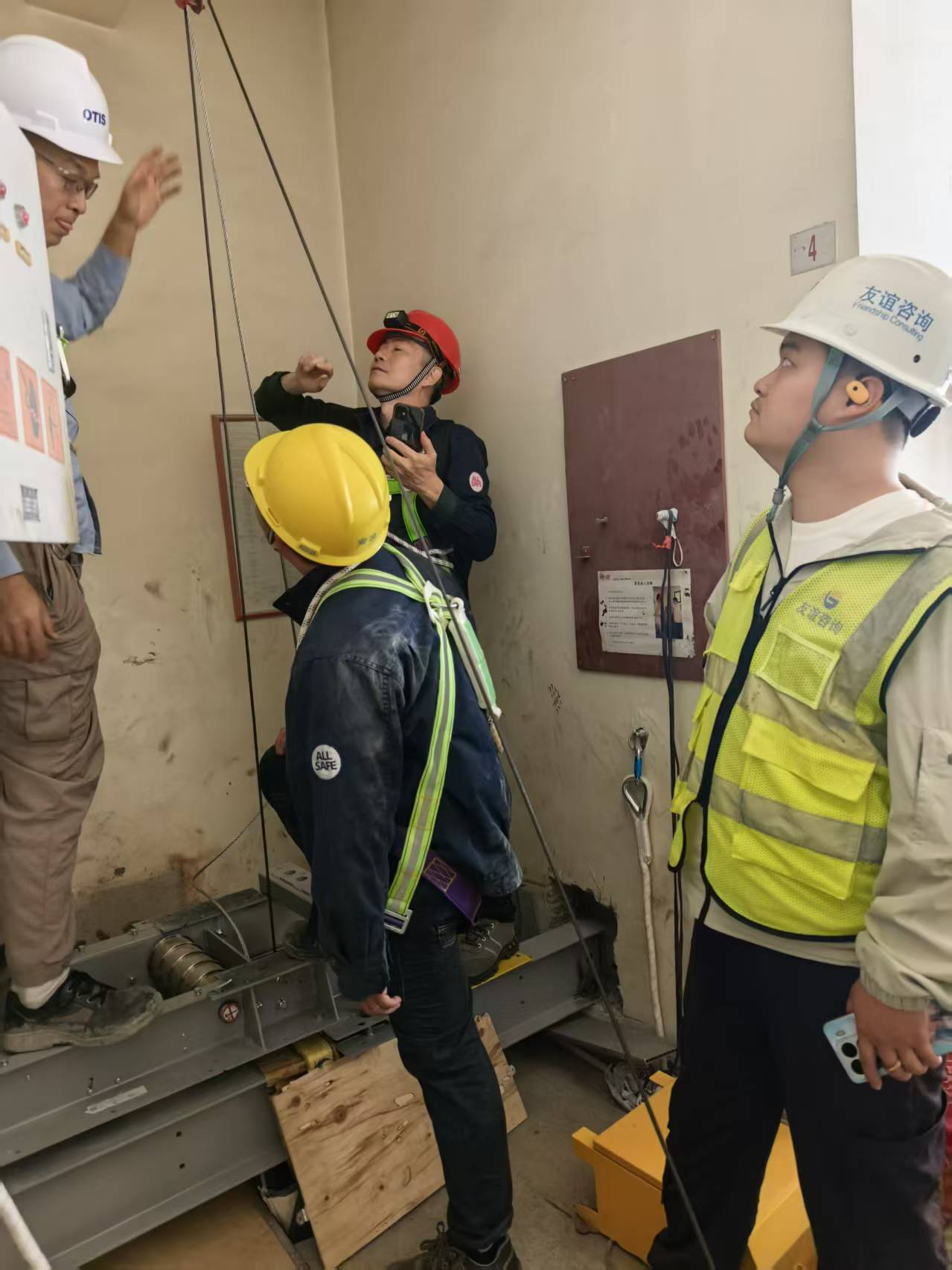 旧梯“焕新”出行畅 罗湖翠竹街道让老旧电梯改造成为民生“幸福工程”