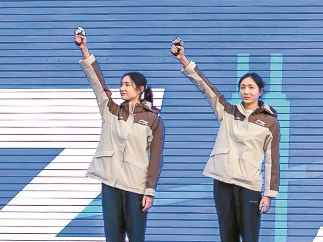 花游“双冠王”王柳懿、王芊懿:每一份不放弃的努力都值得喝彩