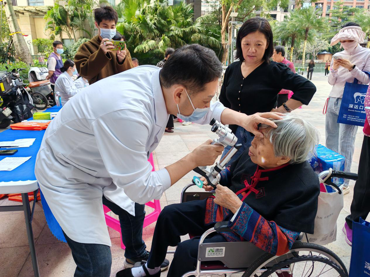 罗湖木头龙社区公益集市解锁健康“一站式”体验