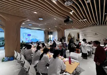 罗湖水贝社区开展长者慢性病防控关爱活动​