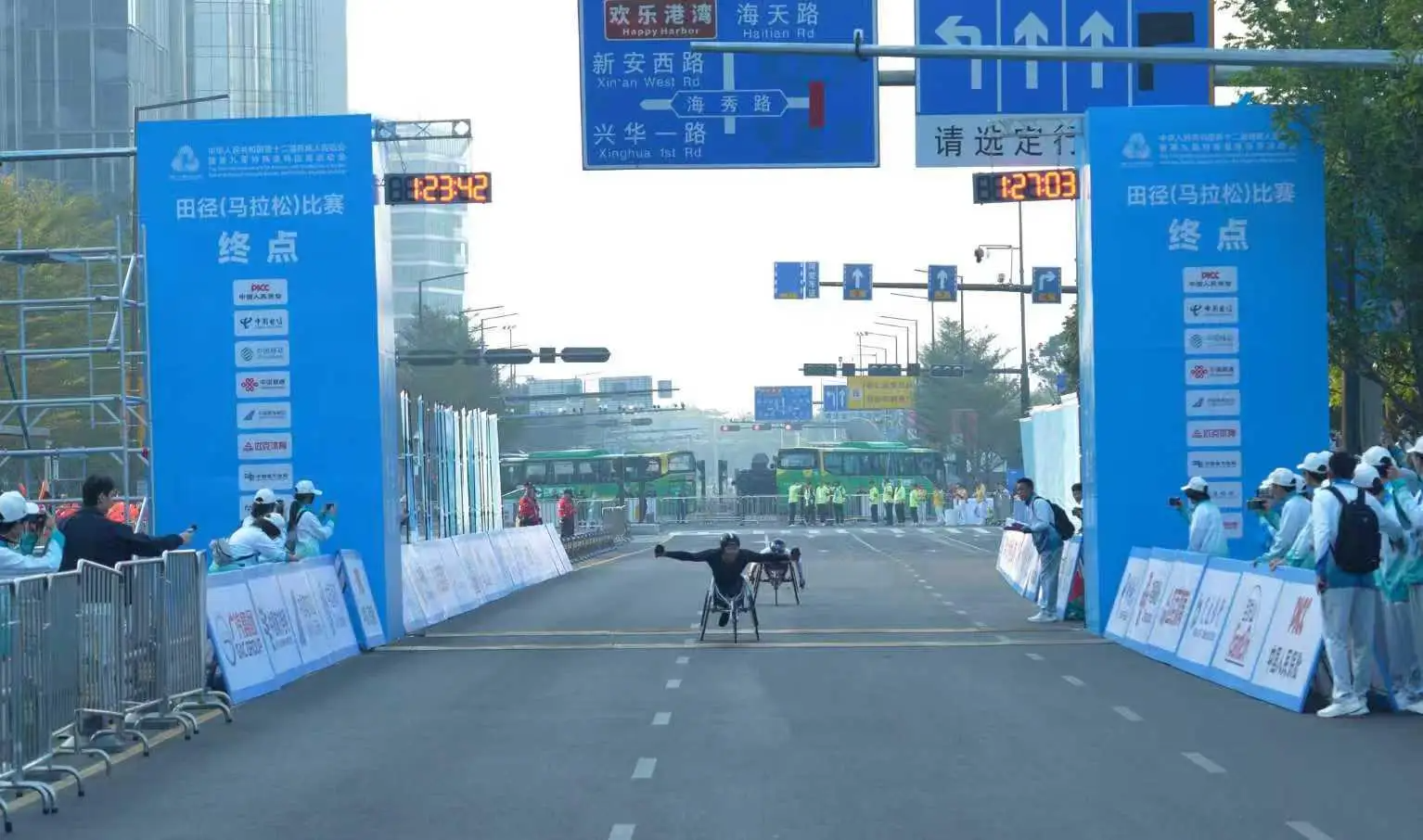 马拉松“双赛同办”：用奔跑诠释“残健共融”| 观察