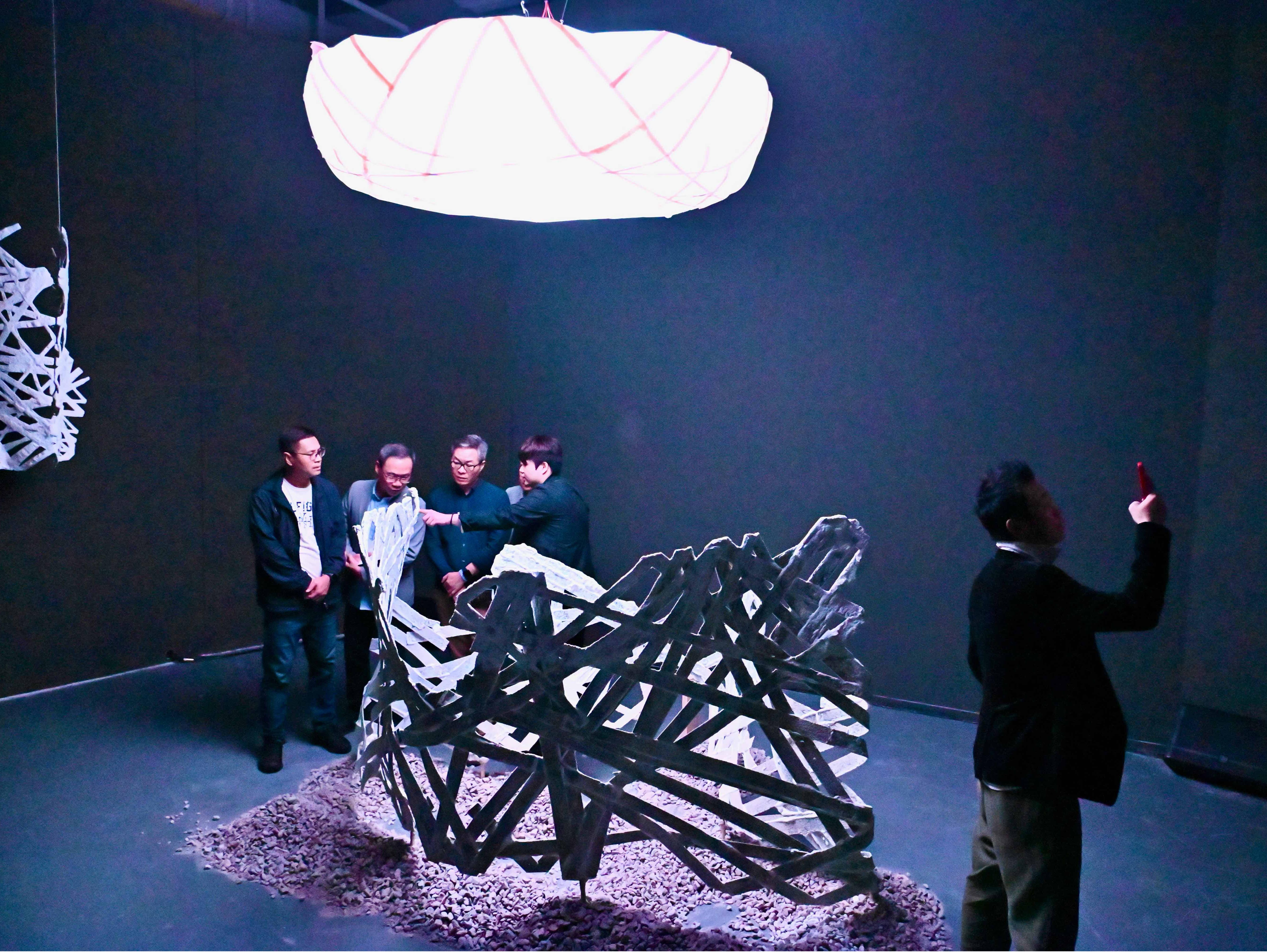 一场重塑感知的沉浸式艺术体验!“墟构:未来遗迹” 艺术展览亮相鹏城