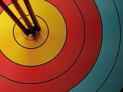 央视网评多起公示造假事件：别让“形式公开”啃食政府公信力 