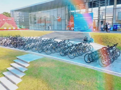 自在光明 骑乐无穷