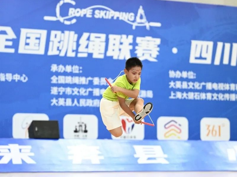 多点开花,摘金夺银!龙岗学子暑期交出“硬核”答卷