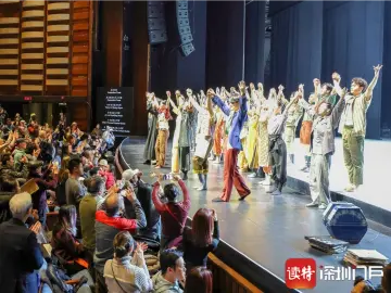 深圳原创舞剧《咏春》“圈粉”多伦多！当地观众自发穿中式服装打卡，“粉丝清单”究竟有多长？