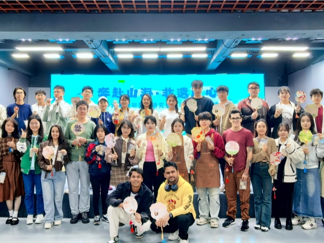 大鹏举办“奔赴山海·非遗匠心”文化体验活动