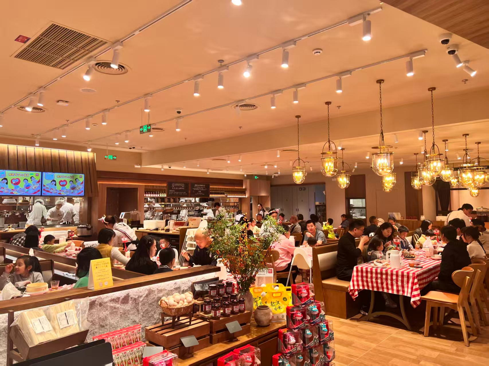 西贝深圳再开新店，全国门店同步落实“阳光厨房”