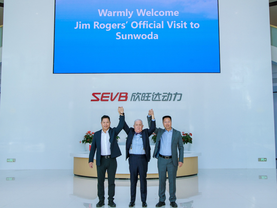 吉姆·罗杰斯到访欣旺达，“欣旺达·2025罗杰斯全球赛艇精英赛”落幕