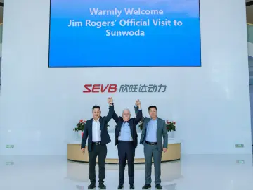 吉姆·罗杰斯到访欣旺达，“欣旺达·2025罗杰斯全球赛艇精英赛”落幕