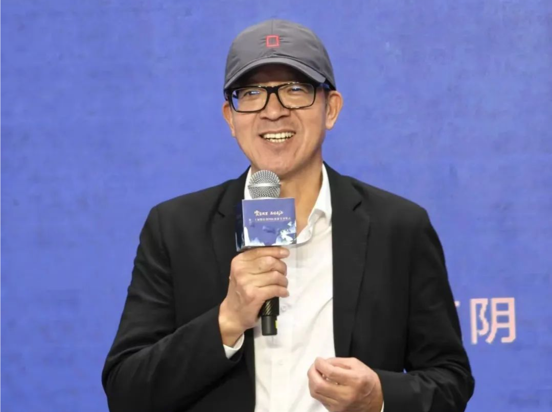 俞敏洪任东方甄选公司法人代表，此前孙东旭从东方甄选离职