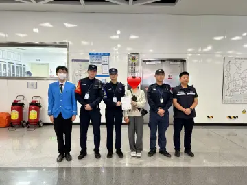 12万港币忘在深圳地铁安检机，30分钟“完璧归赵”！ 