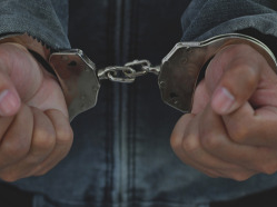 伊朗逮捕一恐怖组织团伙相关成员