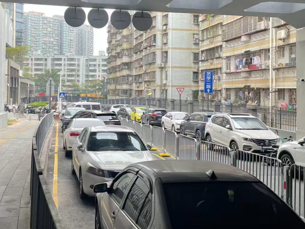 “僵尸车”治理僵住了，权限之困成了治理真空？