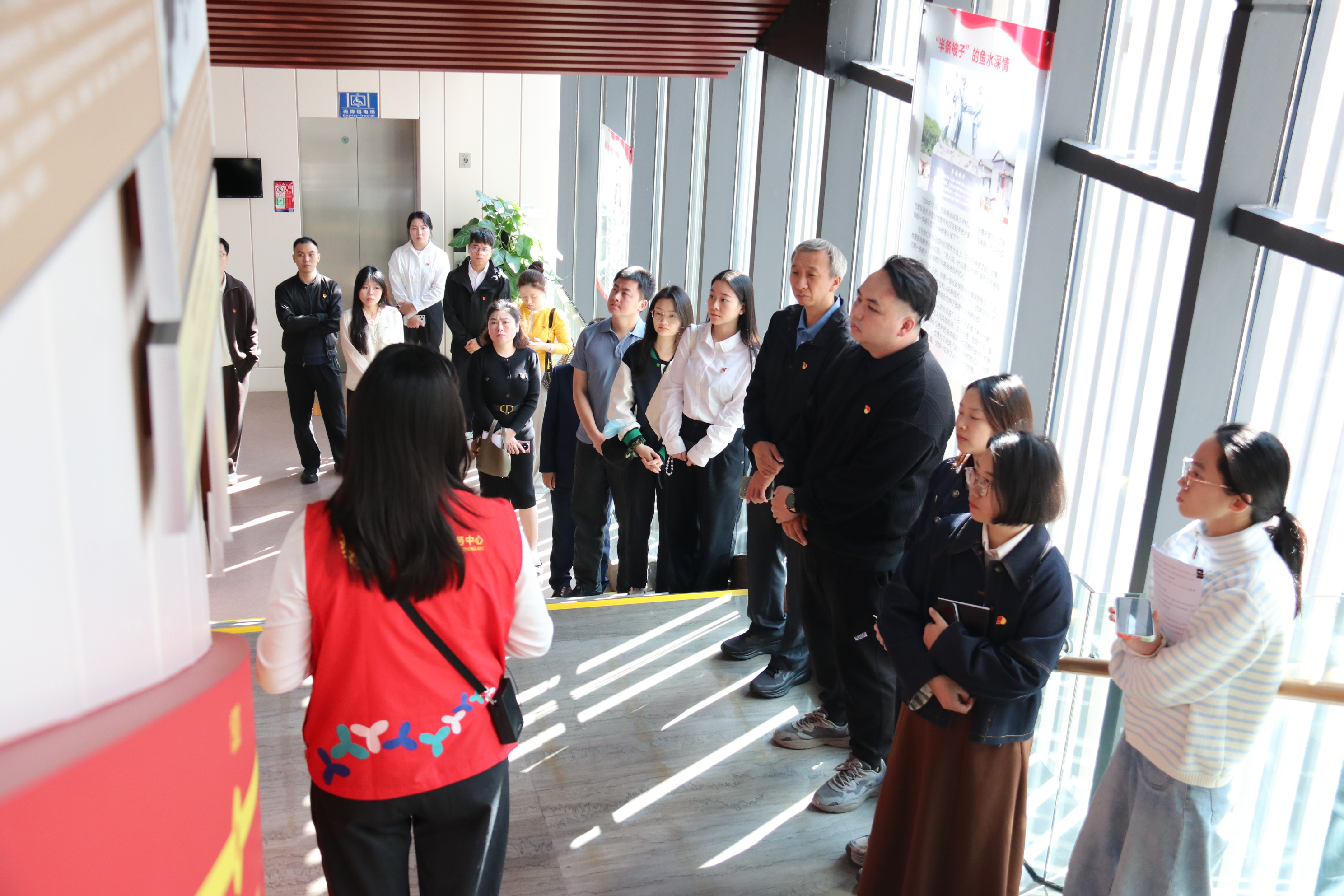 罗湖翠竹街道举办新党员集体宣誓仪式暨党史学习教育主题活动