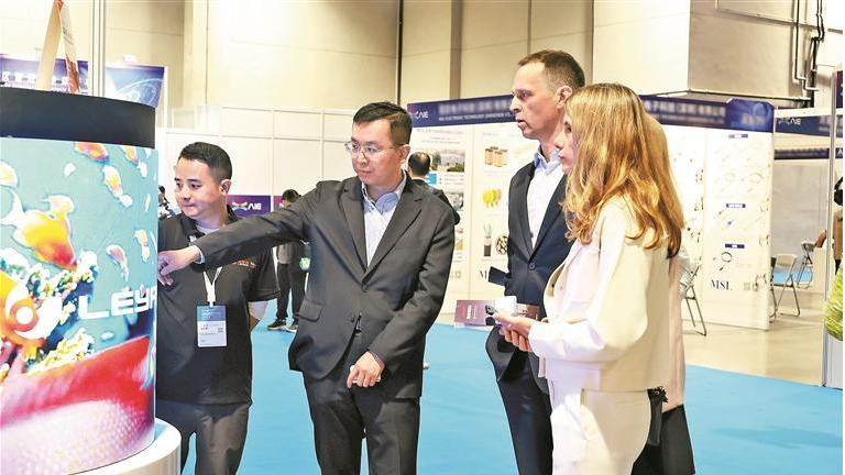 龙华36家企业参加全球智能机械与电子产品博览会