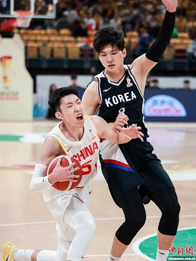 廖三宁在世预赛中韩首场突破。中新网记者 刘星晨摄