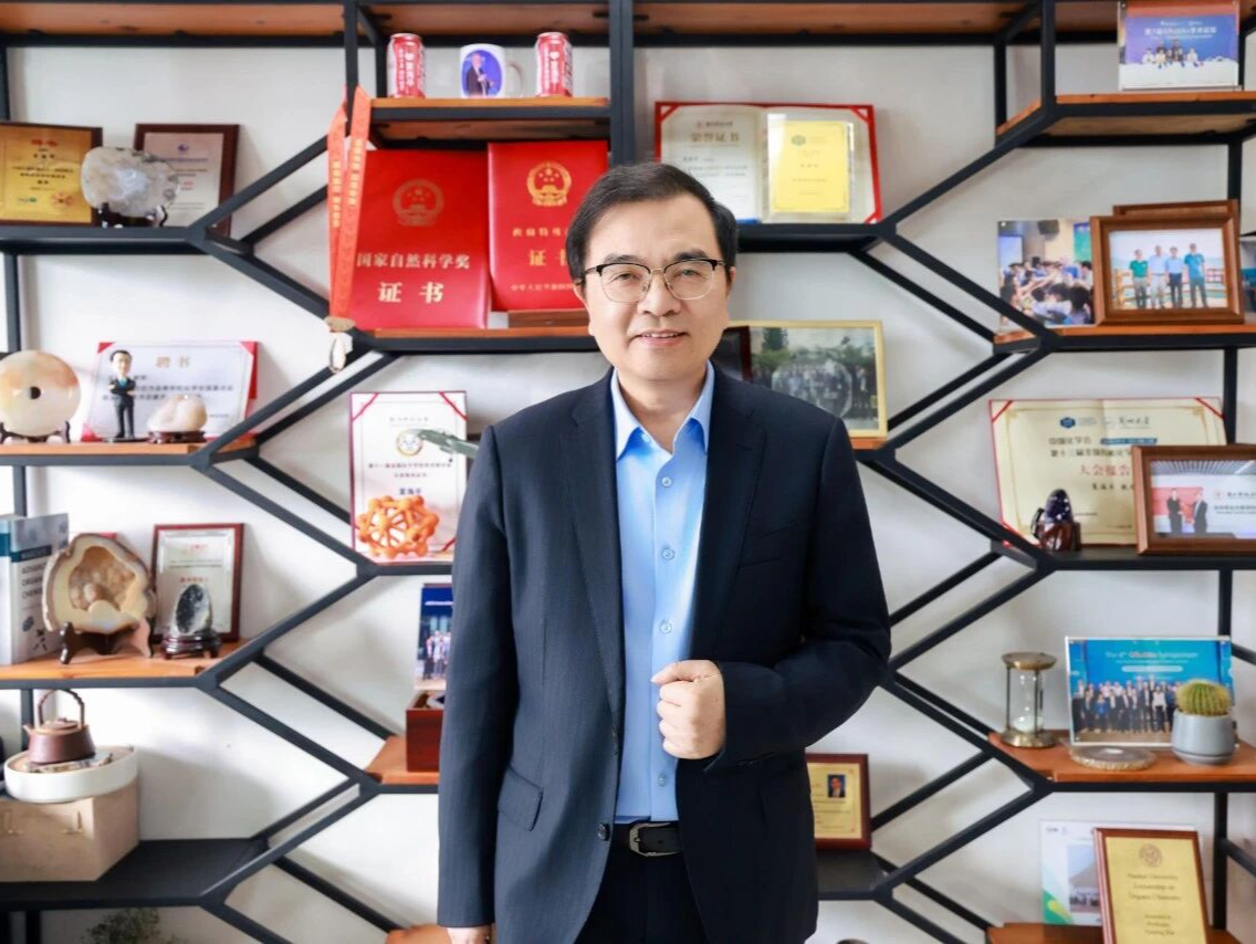 南科大新晋院士夏海平：在分子世界栽种“中国梅花”