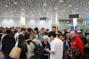 中国公民可免签前往俄罗斯 深圳边检预计往返中俄客流将攀升