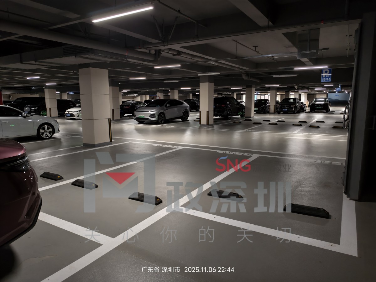 龙华一小区部分住户反映办不了月卡停车费用高，民治街道最新回应