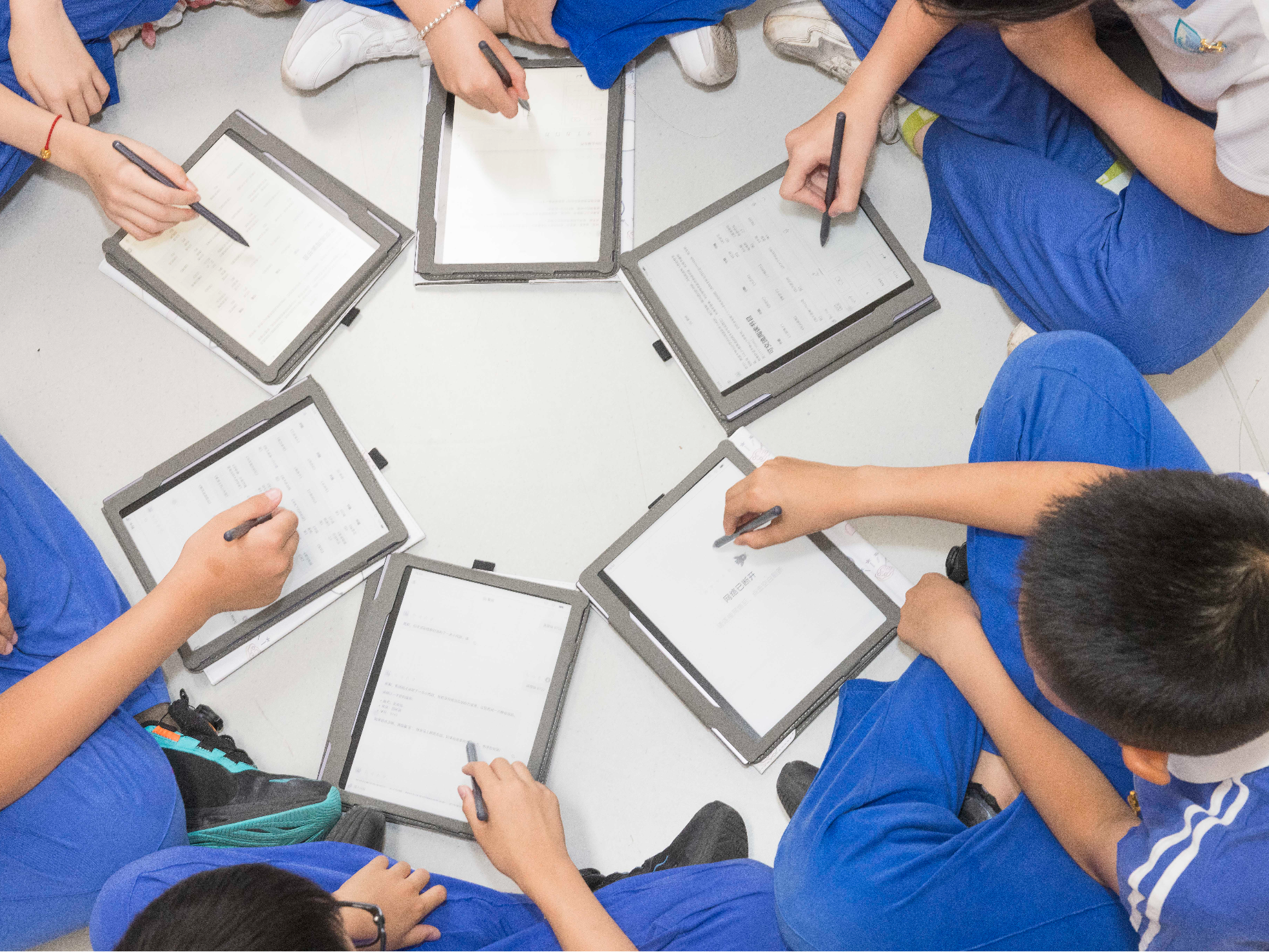 “给空间”，更“给场景”！一份“AI教育机会清单”背后的双向奔赴