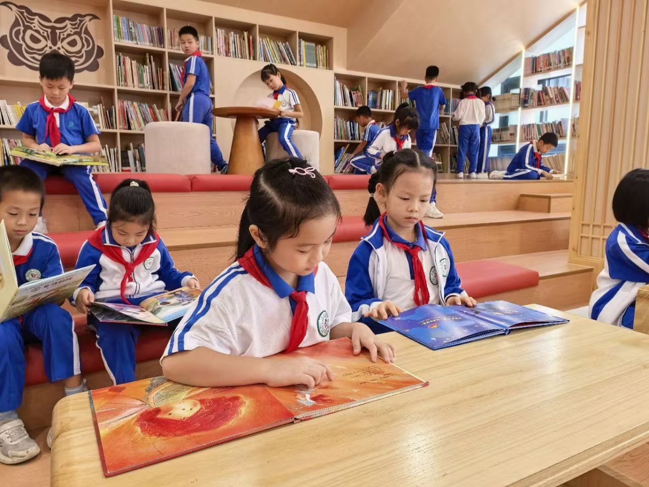 观澜二小举办2025年读书节，以书为媒涵养学子书香气质