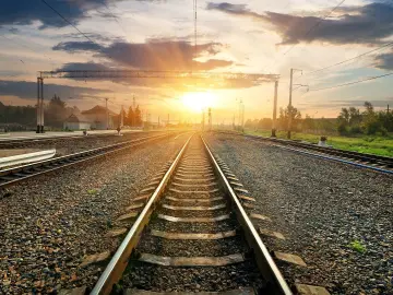 创历史同期新高！1至11月全国铁路发送旅客42.8亿人次