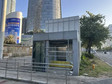 深圳龙岗一地铁站垂直电梯长期闲置，最新回应：地下还没建造