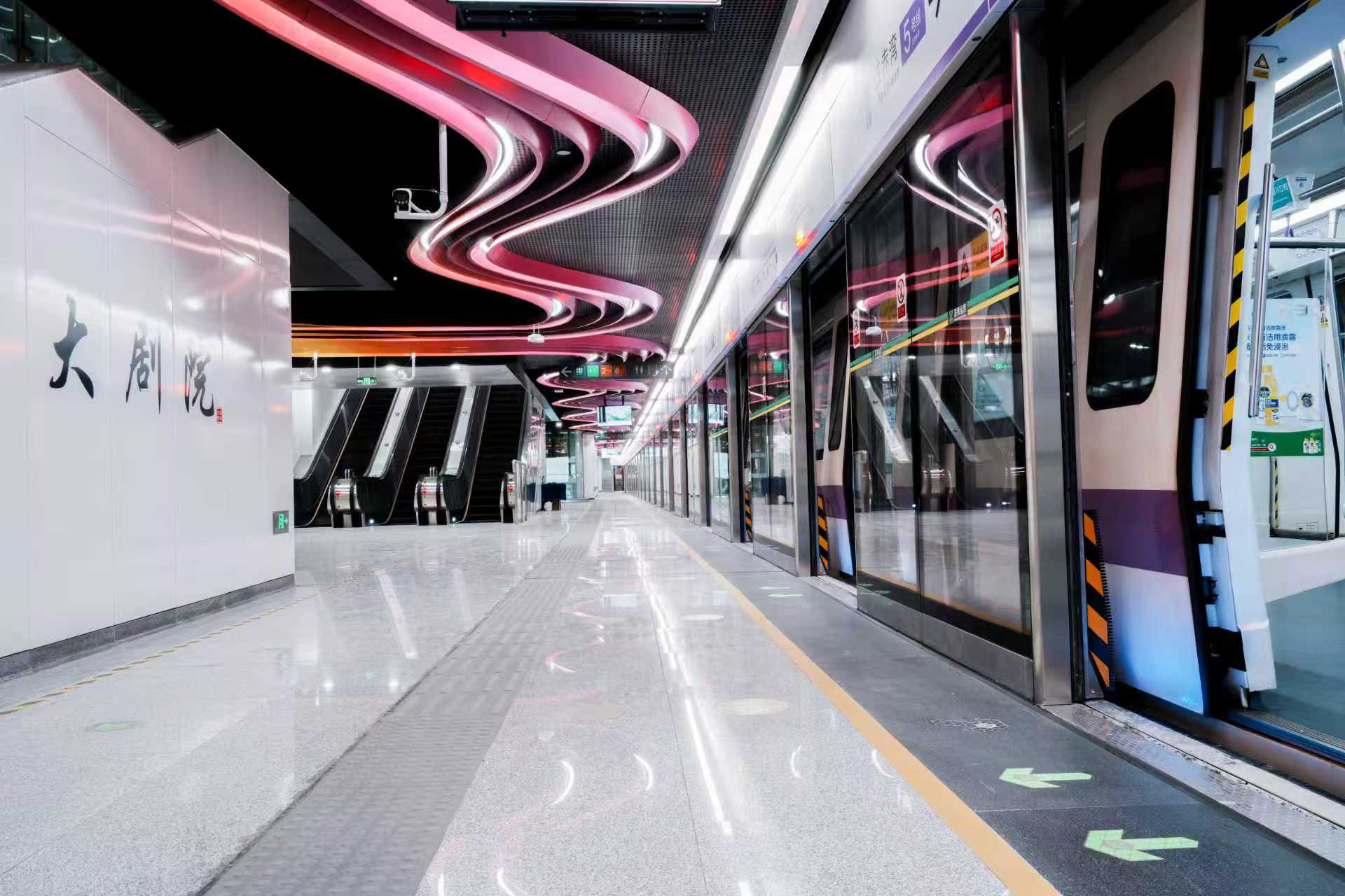 抢先揭秘！深圳3条地铁新线即将开通，亮点全剧透