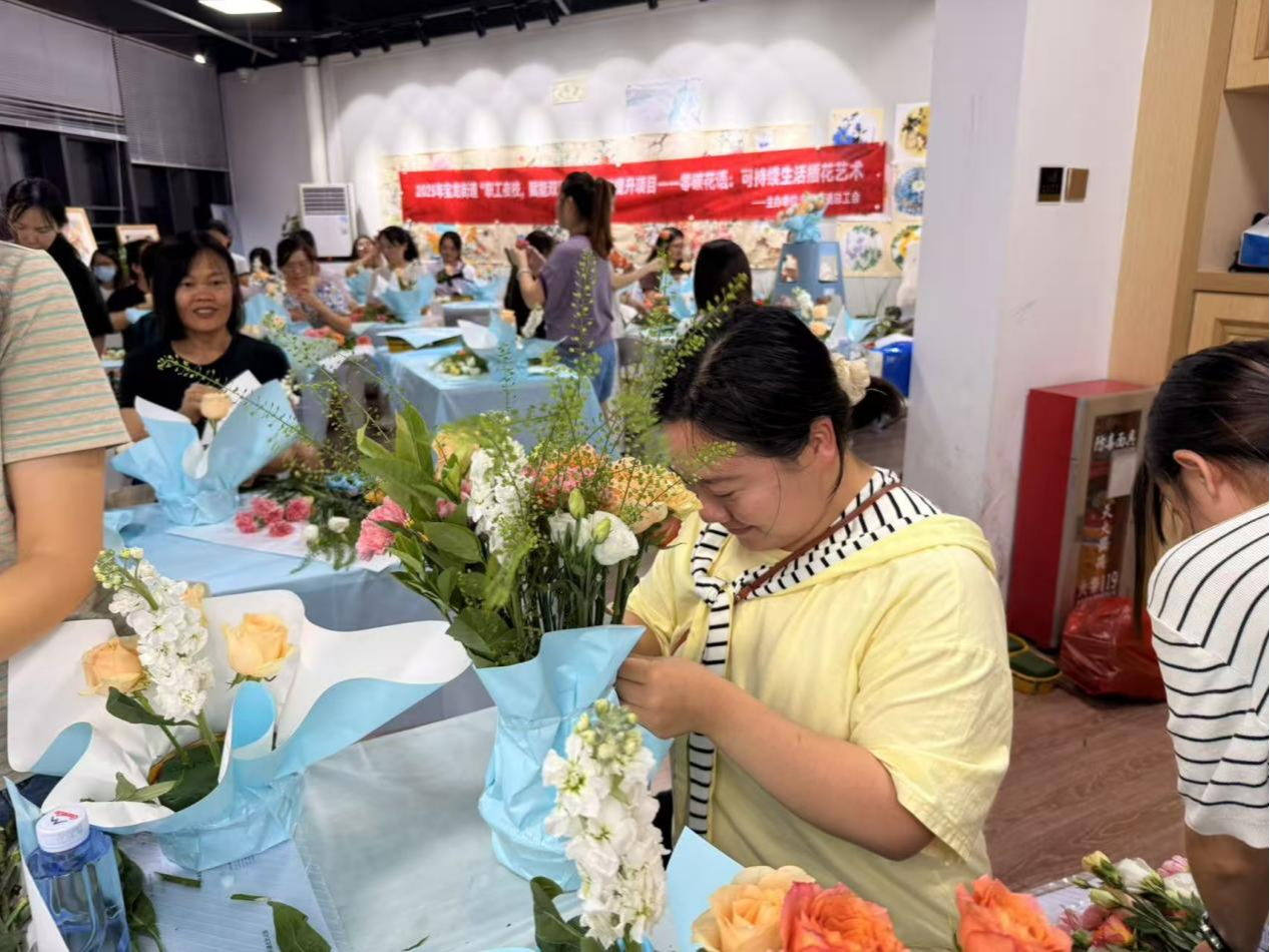 都市夜校点亮职工“技能树”，龙岗区宝龙街道“赋能双翼”计划收官