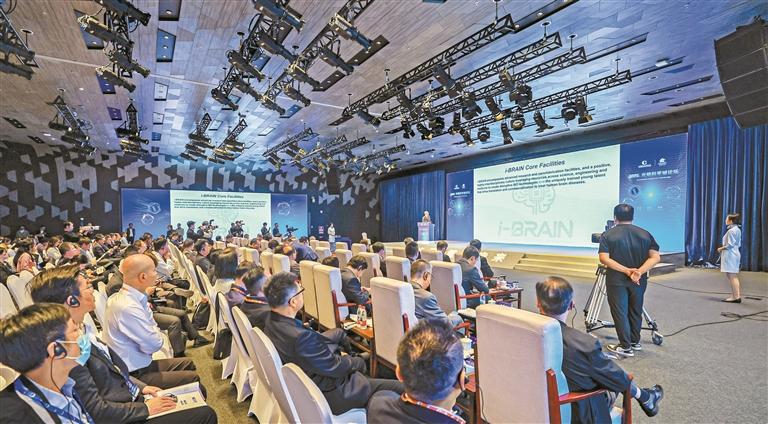 中外智慧解码前沿科技新图景 围绕脑机接口、睡眠奥秘、药物创新与世界模型等领域分享洞见