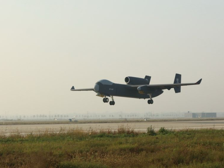 “九天”无人机成功首飞