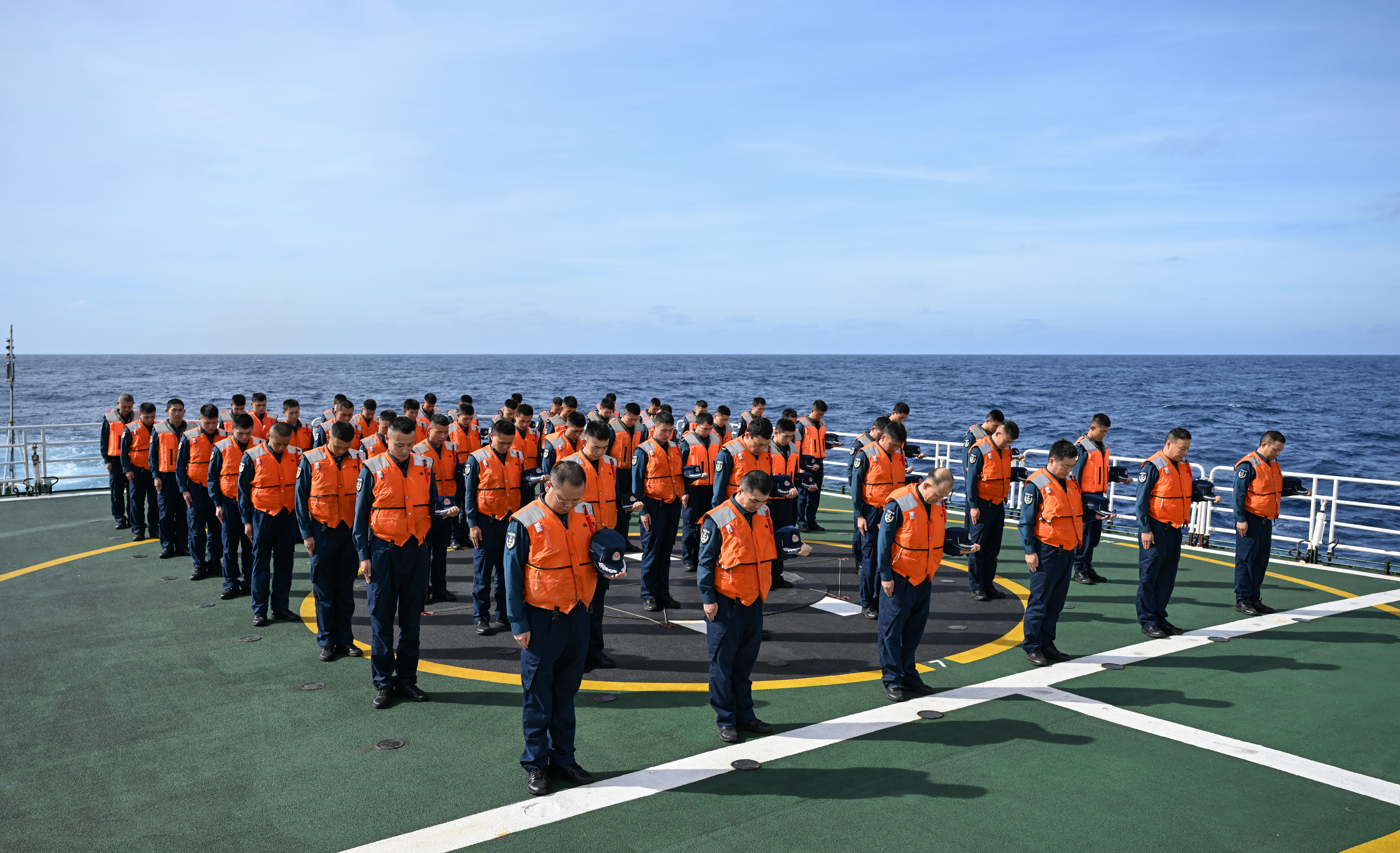 “铭记国殇,吾辈自强”——中国海警局直属第三局组织国家公祭日系列教育活动