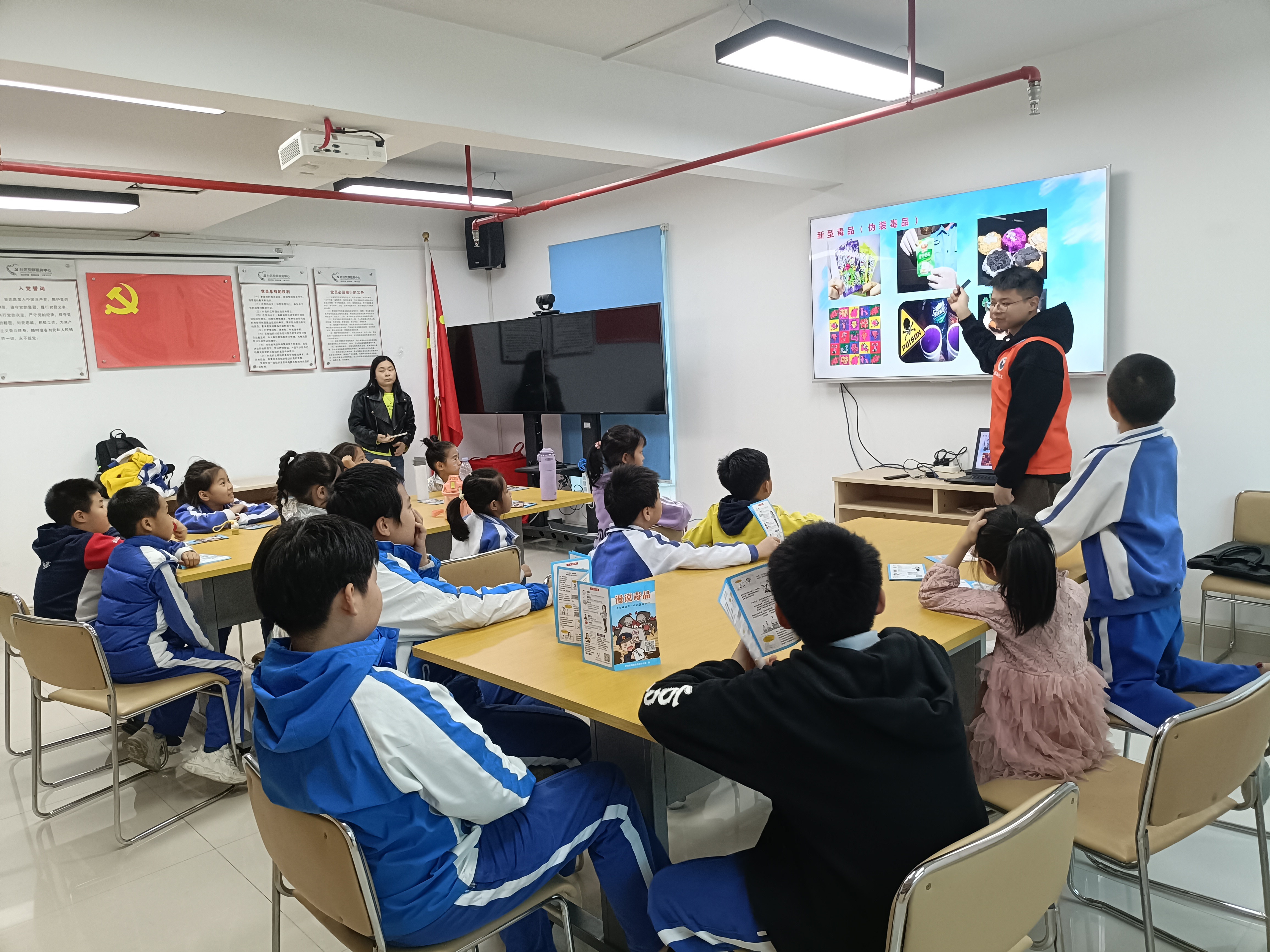 罗湖区桂园街道开展青少年禁毒手工之旅