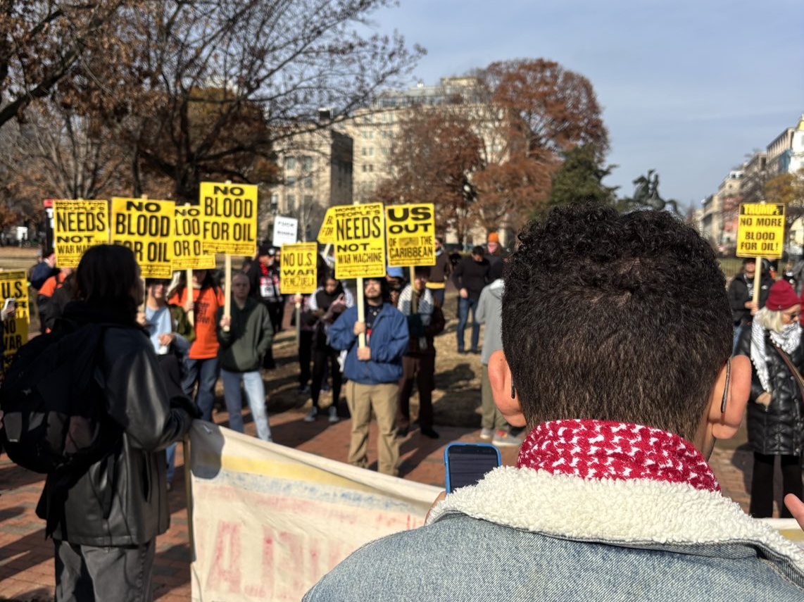 美国逾60城举行示威活动 抗议对委军事行动 