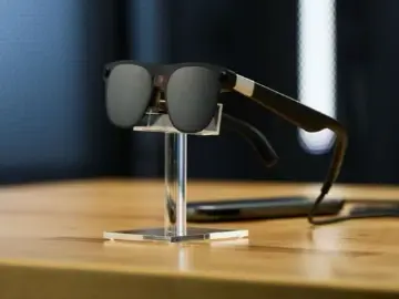 谷歌携三星、Xreal重返智能眼镜赛道:明年上市,内置Gemini大模型