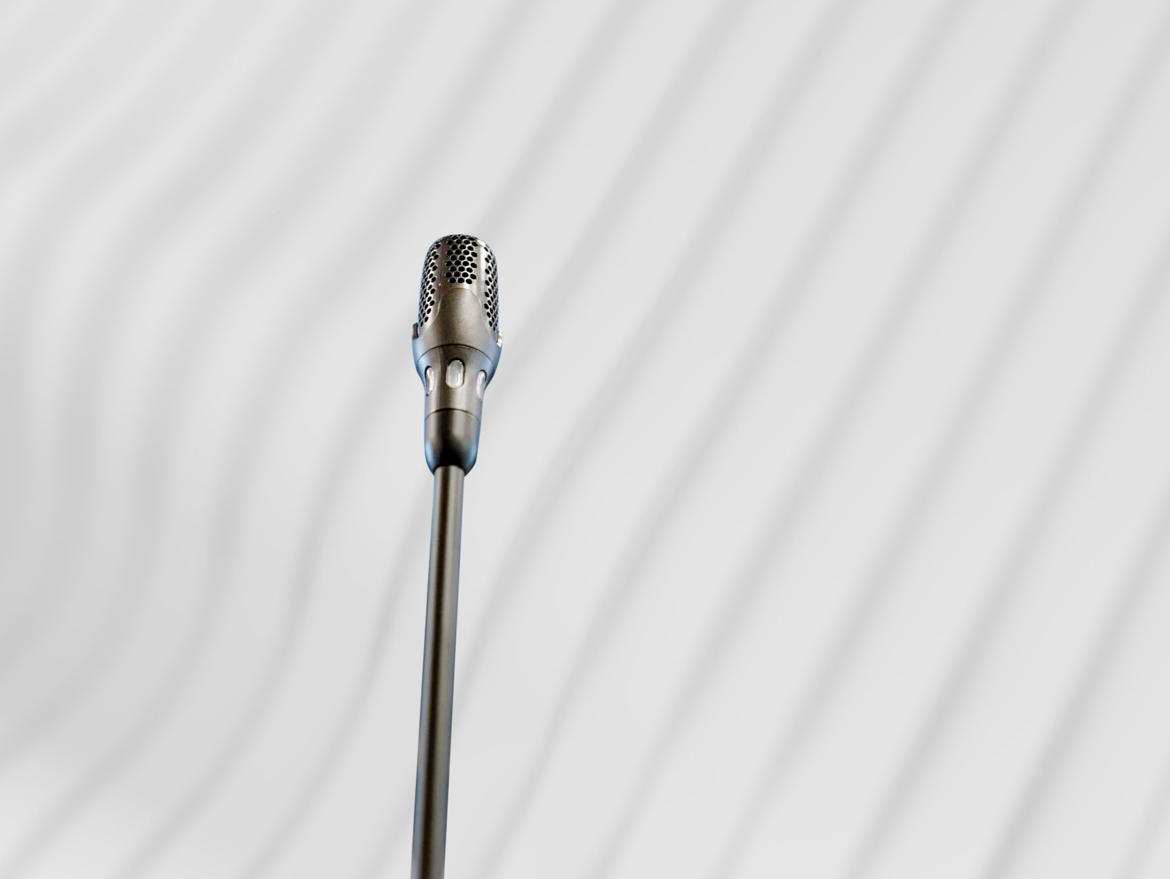 中国驻英国大使提出严正交涉