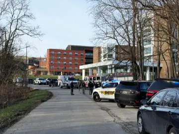 美国肯塔基州立大学枪击事件已致1死1伤