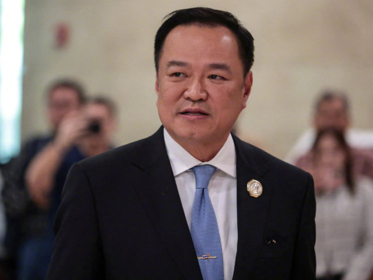 泰国总理向国王递交申请，要求解散国会下议院