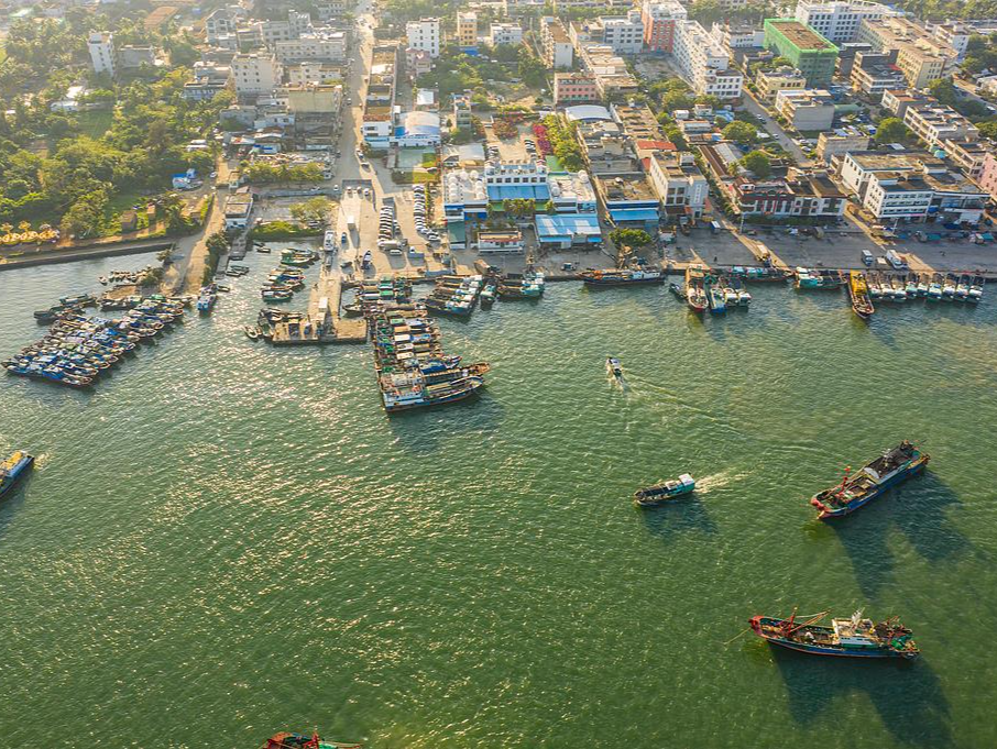 12月18日起，海南自由贸易港正式启动全岛封关