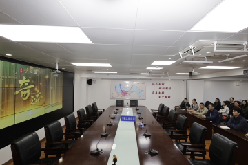 华强北街道组织辖区居民集中观看短剧集《奇迹》