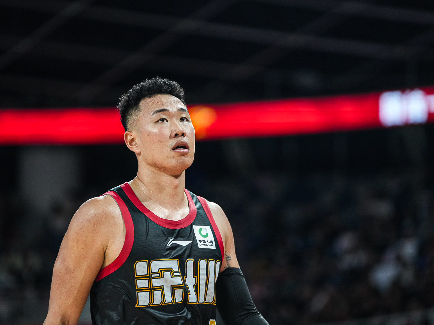 CBA速递｜深圳队77比89不敌青岛队，无缘开门红