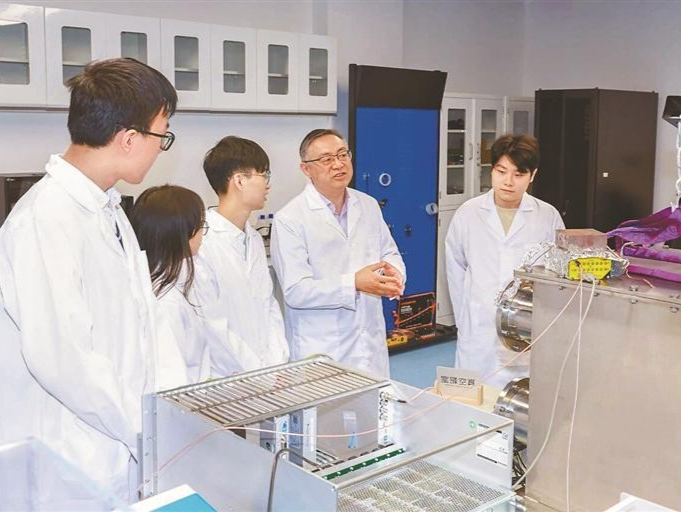 从核天体物理实验室到南科大讲台，新当选中国科学院院士柳卫平的双重征程