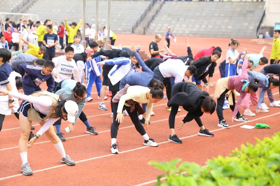 深圳龙外云和学校亲子微马开跑！共筑“校家社协同育人”良好教育生态