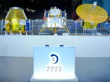航天双展启幕！跨越月之两面的“月壤双珍”首次在深圳同台展出